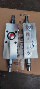 Valve d'équilibrage 12C5116 compatible avec les niveleuses Liugong CLG4180 et les pièces de chargeuses Liugong - Product Image 4