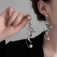 Boucles d'oreilles tendance en perles torsadées géométriques irrégulières, design exagéré, bijoux pour femmes