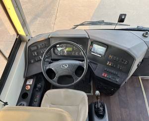 Autobús de pasajeros grande con motor diésel de 50 asientos de lujo con transmisión manual a la venta - Product Image 6