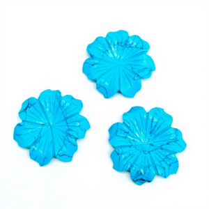 Pierre précieuse turquoise bleue AAA sculptée à la main en forme de fleur de 30 mm, pierre turquoise en vrac, prix de gros pour la fabrication de bijoux - Product Image 1