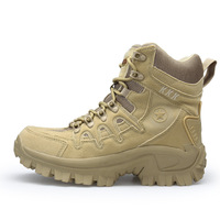 Bottes tactiques imperméables en cuir pour homme, idéales pour la randonnée, la chasse et les activités hivernales en extérieur.