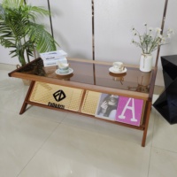 Grande table à thé japonaise 120x56x44 cm pour salon, en bois massif brun avec verre trempé et accents en bambou et rotin, livraison directe DDP