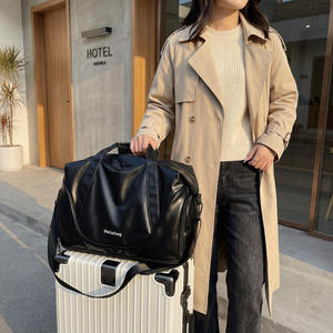 กระเป๋าเดินทางผู้หญิงหนัง PU นุ่มแบบใหม่ ความจุขนาดใหญ่ กระเป๋าโยคะออกกำลังกายแบบพกพา แยกส่วนเปียกและแห้ง สำหรับสาวๆ - Product Image 5