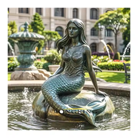 Haute qualité grandeur nature grand décor de piscine design extérieur belle sculpture de sirène pour cadeau