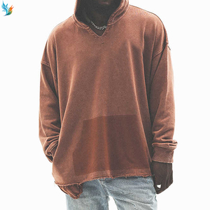 <span class=keywords><strong>Sudadera</strong></span> Oversize para Hombre con Efecto Desgastado Marrón Óxido, Lavado Mineral y Cuello en V con Borde Crudo - Product Image 2