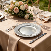 Assiettes de présentation de luxe réutilisables en plastique PP de style américain, gaufrées, non toxiques et durables, pour événements et mariages
