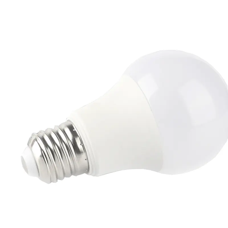 LED de alto brillo de alto lumen A60 E27/B22 12W 220V luz blanca cálida sin bombilla parpadeante para el dormitorio del hogar