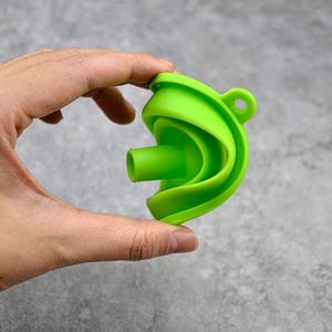 Gadgets multifunción Cocina Plegable Mini Embudo de silicona Embudo de goma de silicona plegable - Product Image 5