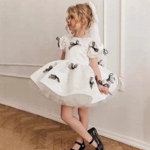 Abito Tutu Bianco con Fiocco <span class=keywords><strong>Nero</strong></span> e Maniche a Sbuffo per Bambine e Ragazze, Ideale per Feste e Occasioni Formali - Product Image 2