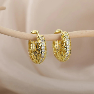 Orecchini a Cerchio Floreali Traforati alla Moda per Donne, Accessori per Orecchie Geometrici e Texturizzati per Uso Quotidiano, Outfit Casual e Regalo - Product Image 1