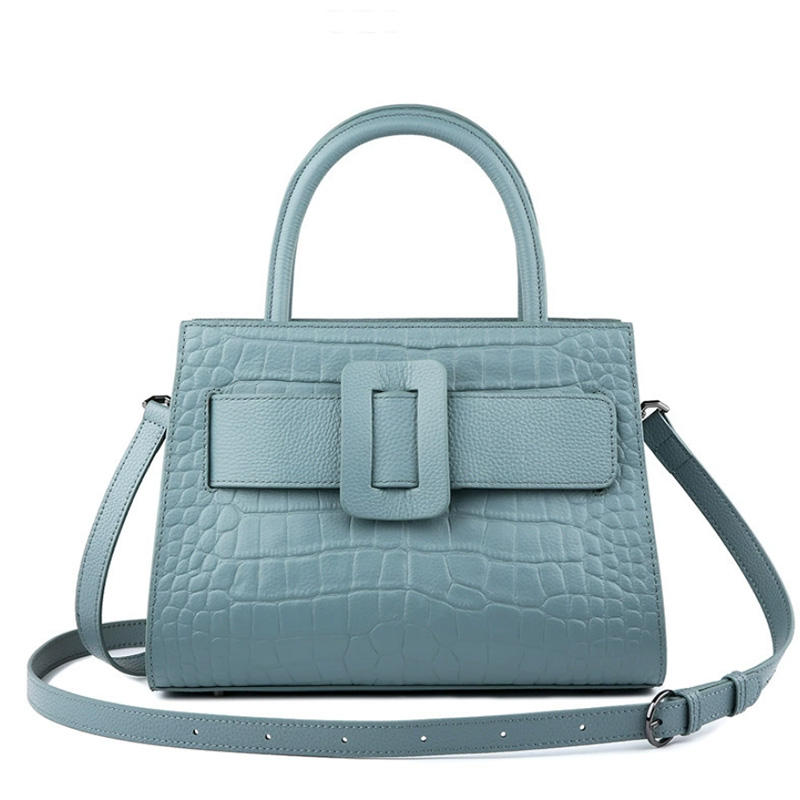 สีเทาอมฟ้า