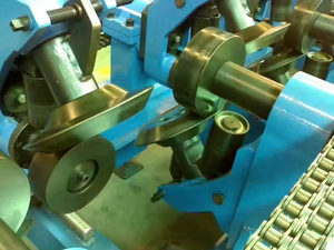 Proveedor de <span class=keywords><strong>China</strong></span> 22 años Máquina formadora de rollos en frío de correa intercambiable <span class=keywords><strong>Cz</strong></span> completamente automática para la industria de estructuras de acero - Product Image 4