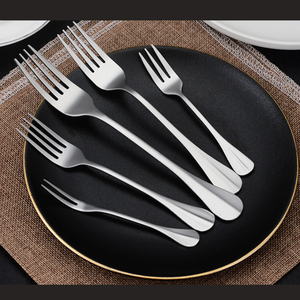 Ensemble <span class=keywords><strong>de</strong></span> couverts <span class=keywords><strong>de</strong></span> table occidentaux en acier inoxydable pour hôtel, finition poli miroir, comprenant cuillère, couteau à steak et <span class=keywords><strong>fourchette</strong></span> à fruits - Product Image 4