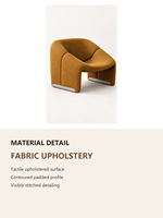 Chaise longue moderne en tissu bouclé avec base en métal et siège incurvé pour hall d'hôtel ou salon
