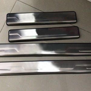 Protector de Umbral de Puerta de Coche de Alta Calidad Marca KQD con LED para Nissan Navara 2015 en Adelante - Product Image 6