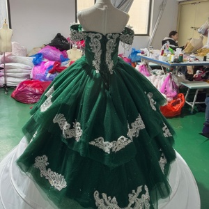 Vestido de Fiesta Largo hasta el Suelo con Cuello Barco en Verde Esmeralda, Modelo Mc009, Vestidos Brillantes para Quinceañera y Dulces 16 y 15 Años - Product Image 2