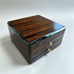 Boîte à montres carrée en bois grainé noir avec tiroir et doublure en faux daim - Product Image 5