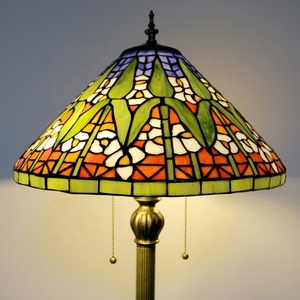 Lámpara de Pie LED de Vidrio Estampado Tradicional LongHuiJing con Pantalla Tiffany de Bronce, Iluminación de Lujo para el Hogar, Base E26 - Product Image 1