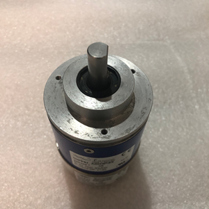 Codificador Rotatorio Absoluto Bau&mer GXMMW.A203P33 con Profibus-DP para Accionamientos Industriales, Robótica y Manipulación de Materiales - Product Image 2