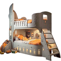 Chambre d'enfant avec un design sur le thème de l'espace, lit à deux étages, lit superposé, lit d'enfant avec un ciel étoilé et un thème de lune