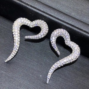 Orecchini a perno a cuore aperto, eleganti e minimalisti, da donna, alla moda, per uso quotidiano, idea regalo - Product Image 1