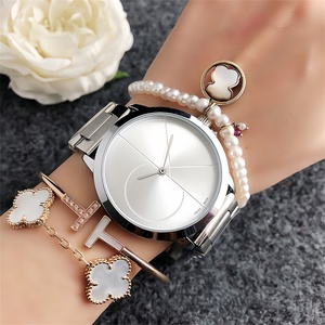 Đồng hồ nữ thời trang thường ngày 2024 mặt số lớn 38mm vỏ hợp kim thép không gỉ Shi <span class=keywords><strong>Ying</strong></span> dây đeo khóa 20mm máy quartz kho báu <span class=keywords><strong>c</strong></span>ửa hàng - Product Image 5