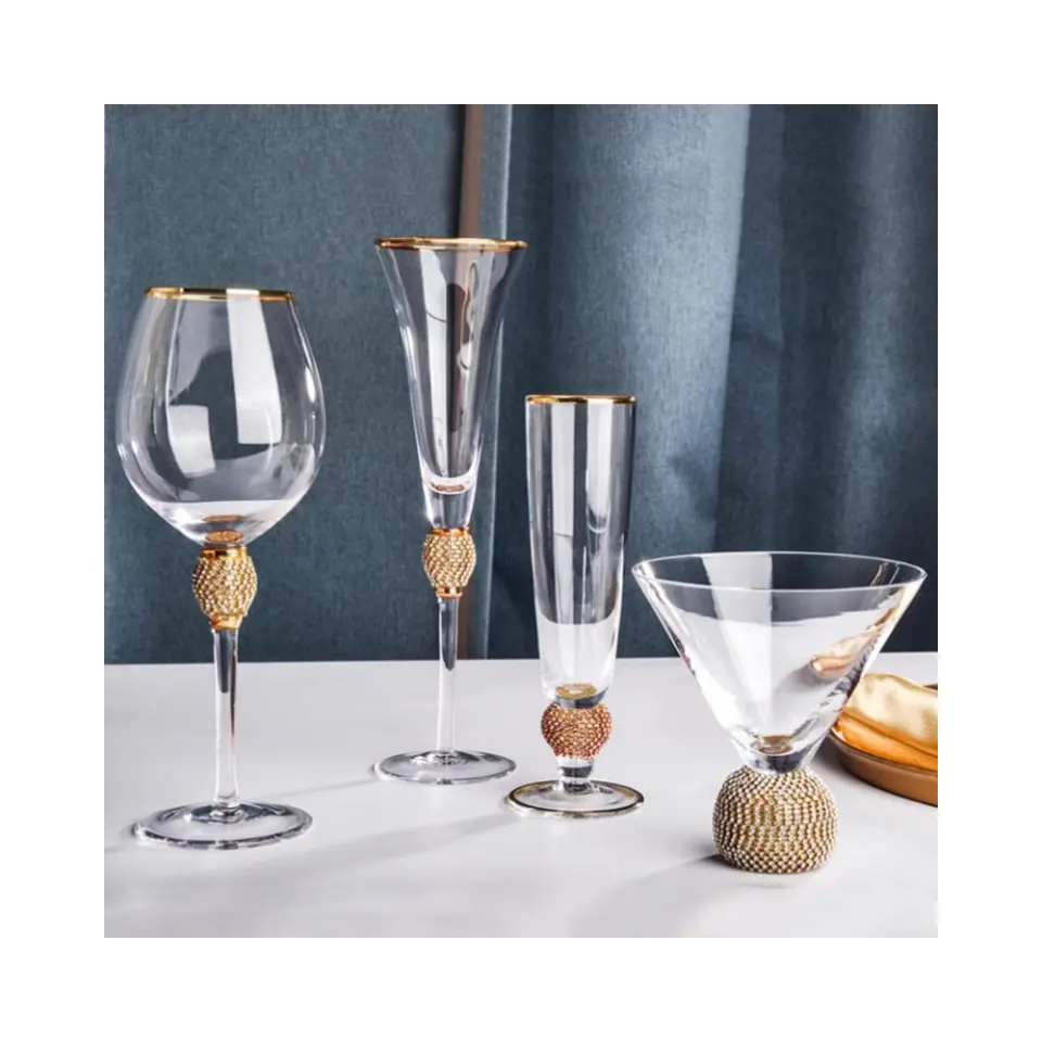زجاج الشمبانيا الراقي الفاخر ذو الإطار الذهبي المُزين بألماس مشمع للزفاف والمطاعم والفنادق