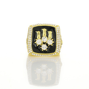 Bague unisexe plaquée or, incrustée de cristaux et de strass, collection <span class=keywords><strong>Chicago</strong></span> 1996 pour le championnat, style classique, alliage - Product Image 1