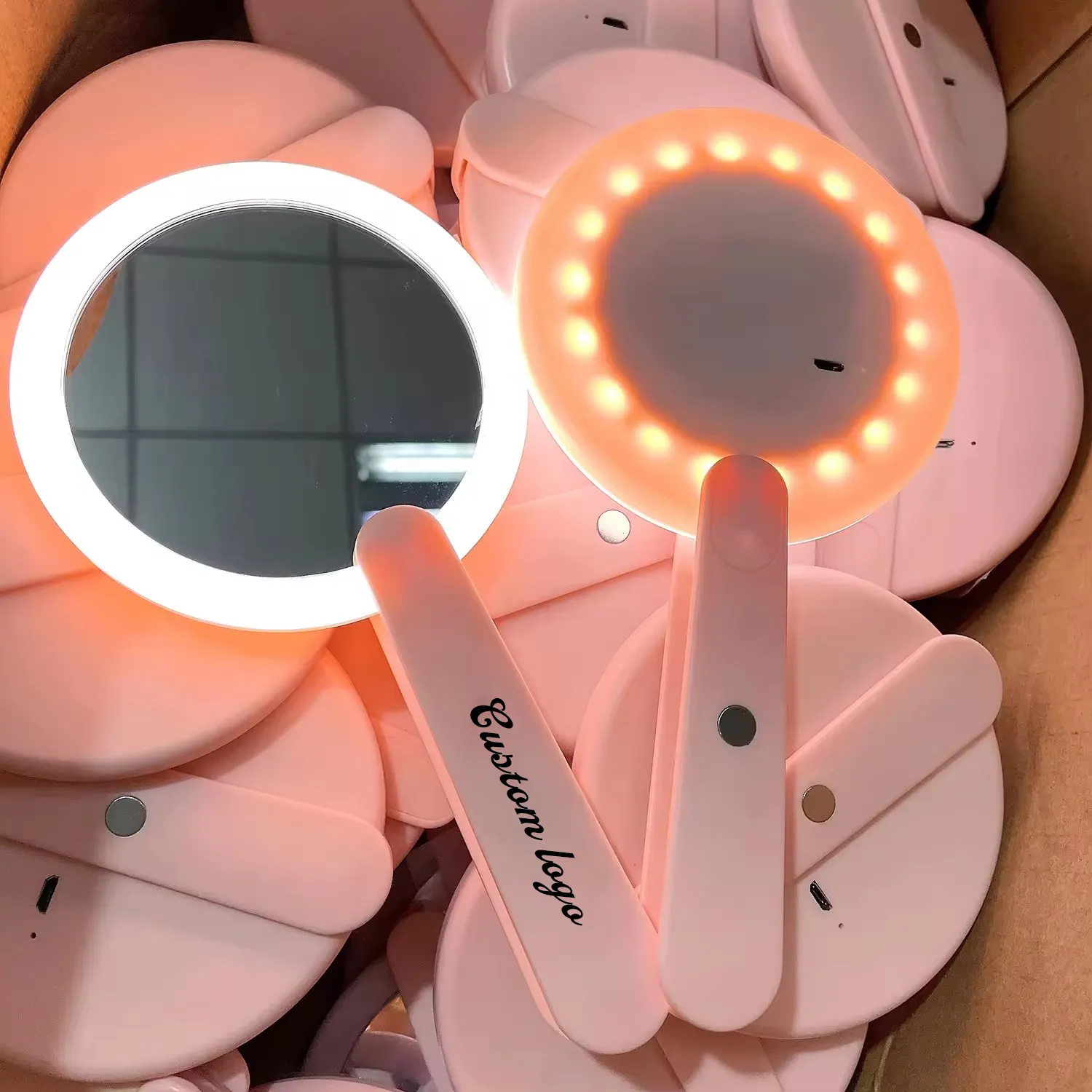 סיטונאי OEM מראה כף יד תווית פרטית קומפקטית LED כיס מראת LED אורות נסיעות מראת איפור ניידת קטנה