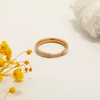Exquisiter 18K Vergoldeter Ring mit Eingelegtem Zirkon und Weißer Muschel, Minimalistischer Edelstahl-Schmuck für den Alltag, Damenring