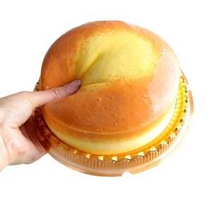 Jouet de décompression en PU personnalisé par le fabricant, en forme de pâte feuilletée et d'œuf frit, pour la décoration de cuisine et les cadeaux pour enfants - Product Image 1
