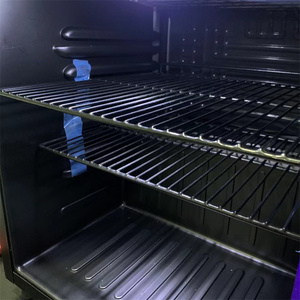 Réfrigérateur de bar avec porte en verre double vitrage noir de marque personnalisée - Product Image 5