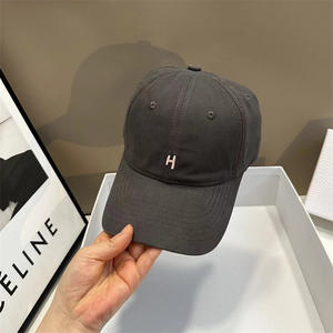 Casquette de baseball coréenne Star Soft Top pour la mode féminine <span class=keywords><strong>et</strong></span> la crème solaire pour hommes <span class=keywords><strong>H</strong></span> Letter Embroidery Small Face Hat - Product Image 1