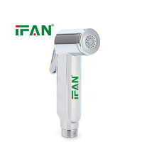 Accessoire de bidet IFAN avec installation soignée, aspect intégré