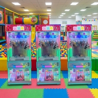 Neofuns Claw N Spin 25 Distributeur de cadeaux à pinces pour machine à grue de jeu à monnayeur en fer Anglais Espagnol