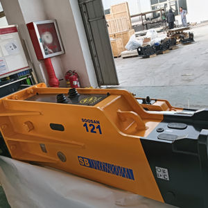 Soosan-Disjoncteur Hydraulique SB121 avec Caractéristiques Standard, Garantie d'un An - Product Image 1