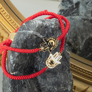 Braccialetto di Moda Bicolore con Mano di Hamsa e Occhio Rosso, Cordoncino Intrecciato Regolabile, Amuleto Portafortuna e Protezione - Product Image 2