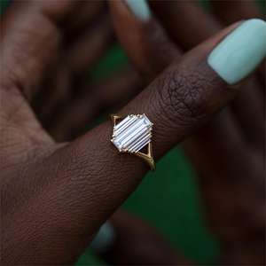 مخصص الجملة الفاخرة بلينغ الرغيف الفرنسي قطع الكريستال الزركون الماس سوليتير النساء وعد خطوبة مجوهرات الزفاف خواتم - Product Image 2