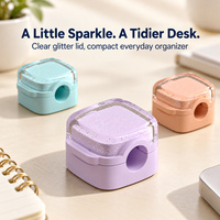 Clips magnétiques pour câbles avec couvercles rabattables et bases adhésives pour l'organisation des cordons de charge sur les bureaux et les tables de chevet
