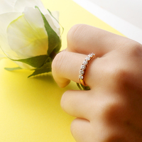Bague de fiançailles à sept pierres en or blanc 14 carats et or rose 18 carats certifiée IGI avec diamant de laboratoire, design tendance pour mariage