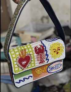 Sac à main luxueux à broderie perlée fabriqué à la main fabriqué avec des perles de rocaille et des matériaux de qualité supérieure - Product Image 6