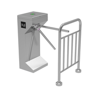Tourniquet vertical en acier inoxydable avec bras abattant, barrière anti-pincement et anti-collision, accès bidirectionnel par reconnaissance faciale, empreinte digitale, QR et RFID