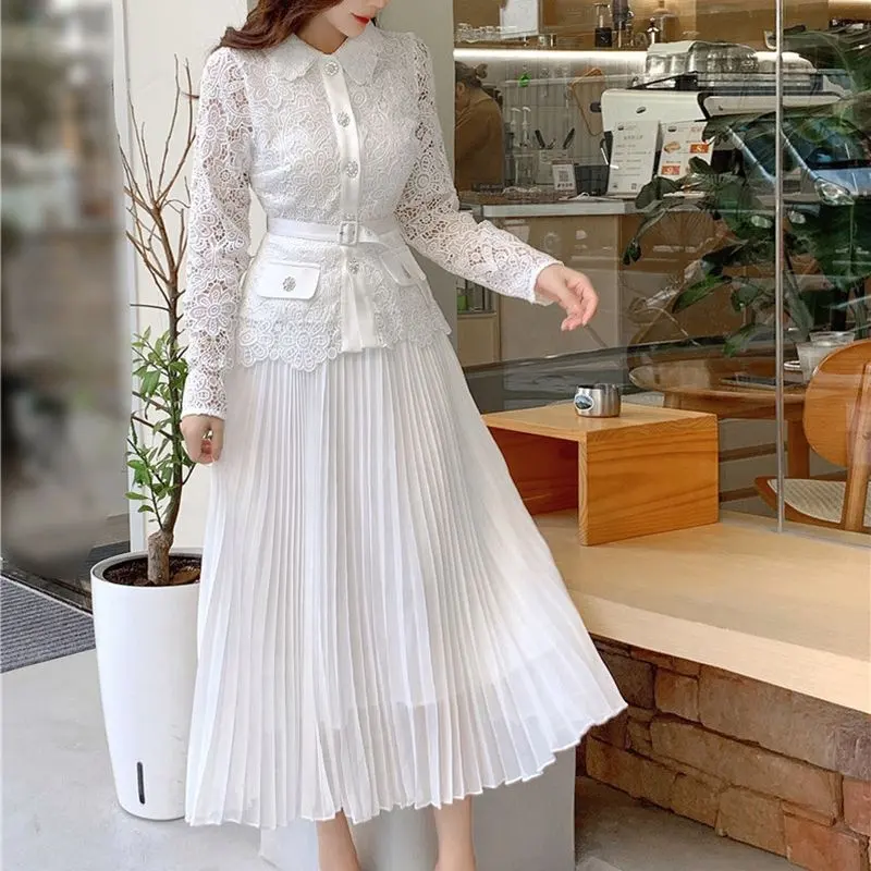 Autumn and Winter New Water Soluble Lace Doll Collar Beige Pleated Long skirt Slim Slim Dress Women