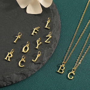 Collares colgantes delicados de moda con letras en inglés Cadenas de clavícula exquisitas, accesorios chapados con <span class=keywords><strong>oro</strong></span> de 18 quilates - Product Image 4