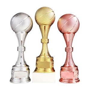 Trophée de football personnalisé en polyrésine dorée, coupe de récompense sur mesure, grand trophée en résine dorée à vendre - Product Image 1