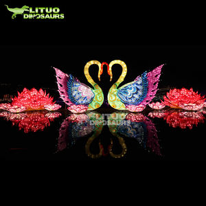 Lanternes en soie en forme de cygne pour le Nouvel An chinois et le Festival du Printemps - Product Image 2