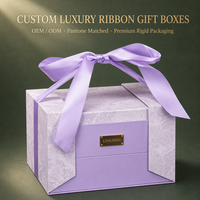 Boîte cadeau rigide de luxe haut de gamme violette gaufrée avec poignée en ruban de satin, matériaux recyclés, personnalisable pour mariage et cosmétiques