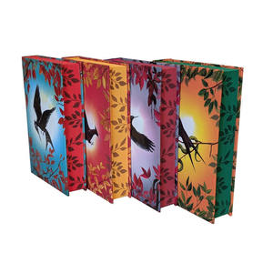 Impression de livres personnalisés à couverture rigide avec bords vaporisés sur le thème de la romance - Product Image 1