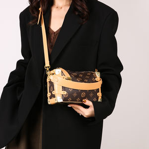 Sac carré portable en PU souple pour femme, motif géométrique color block tendance, avec fermeture éclair et chaînes, pour téléphone portable - Product Image 4