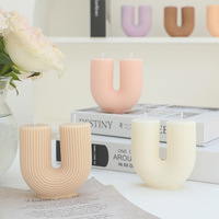 Bougie en forme de U en lettre de bonne qualité en gros Bougie pilier nervuré torsadé Bougie parfumée géométrique